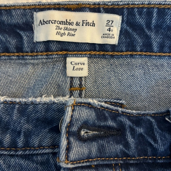 Abercrombie Curve Love Shorts - Picture 5 of 5
